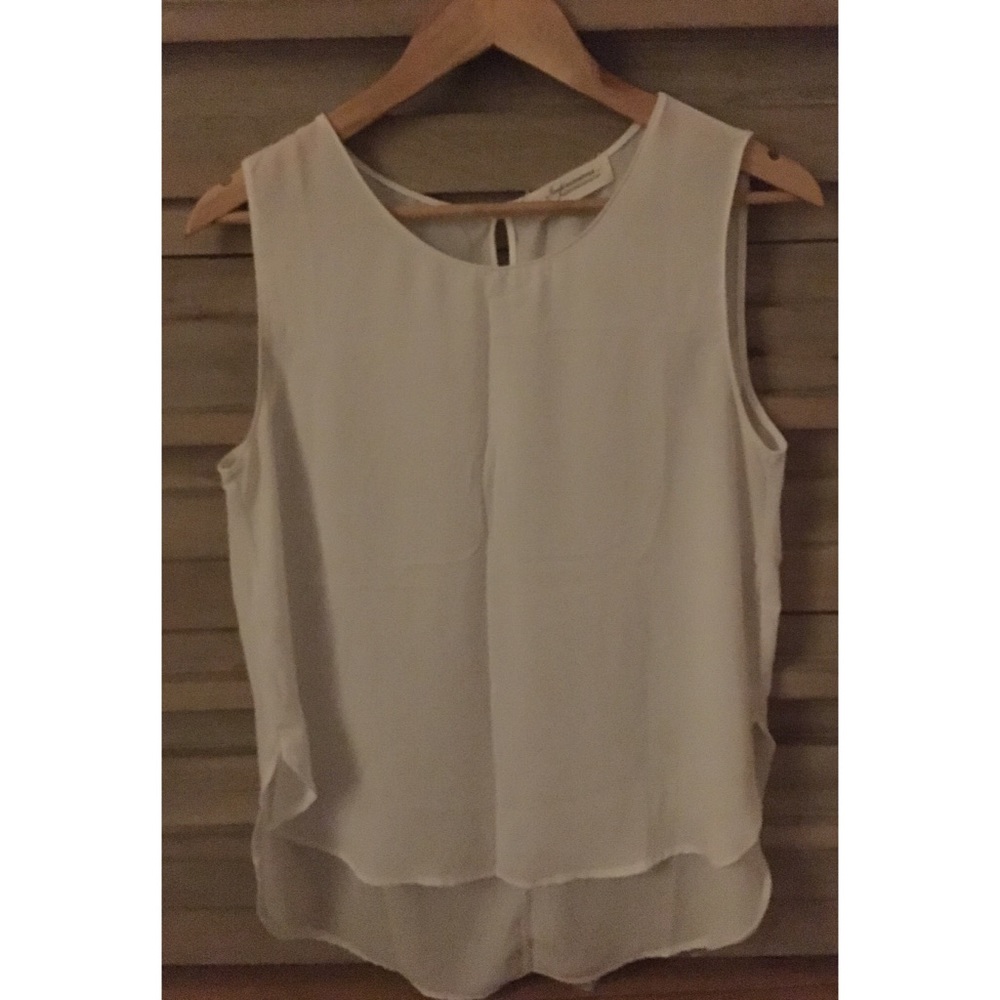White sleeveless blouse (size L)